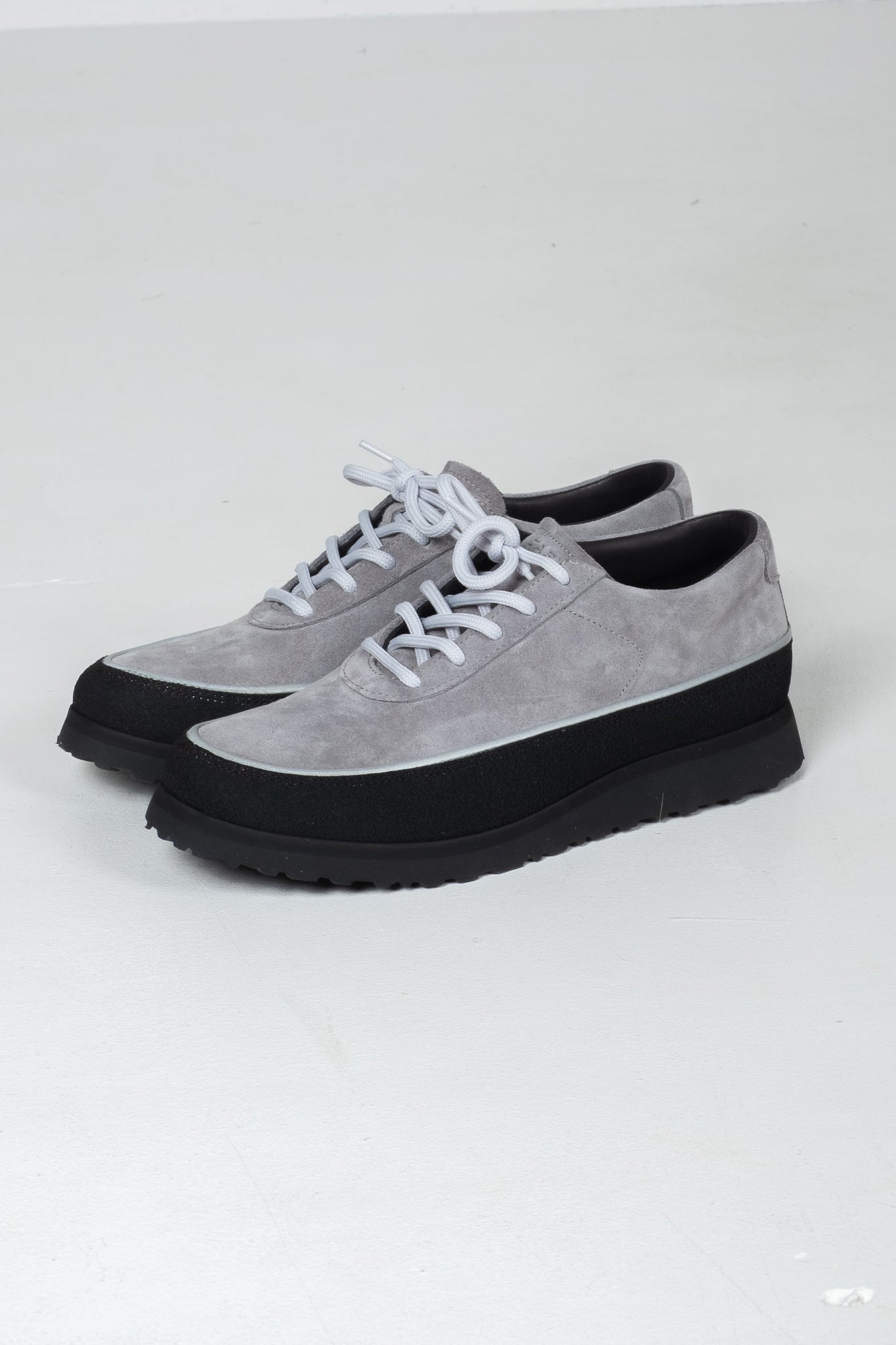 Tarvas Explorer Black Sole Edition - Ice Grey Reflective – Circle